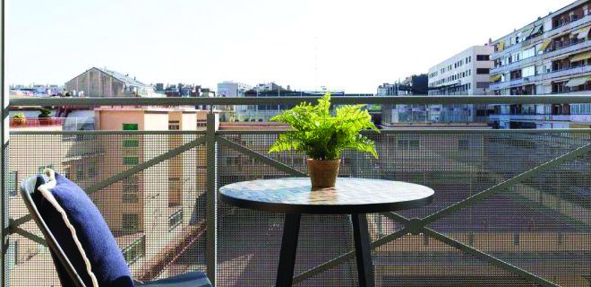 Shared student apartment on Carrer d'Aragó, Barcelona