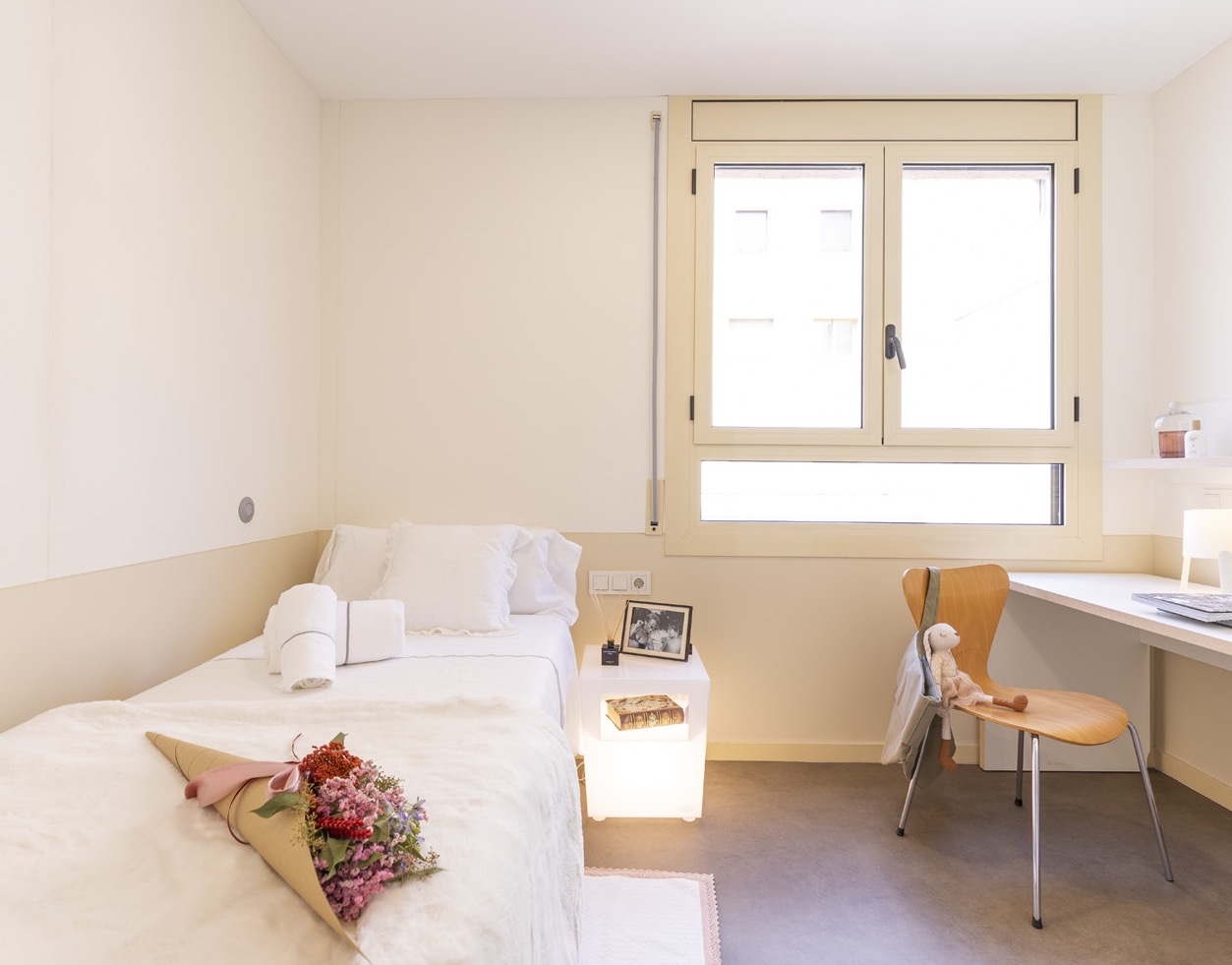 Comfortable rooms - single and double rooms with private bathrooms